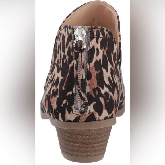 Kenneth Cole Reaction Side Way Leopard Booties Size 8.5 - Picture 4 of 9